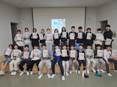 (04/01) 신곡초, ‘책과삶 그리고 AI’를 잇는 도덕적 선택 프로젝트 시동